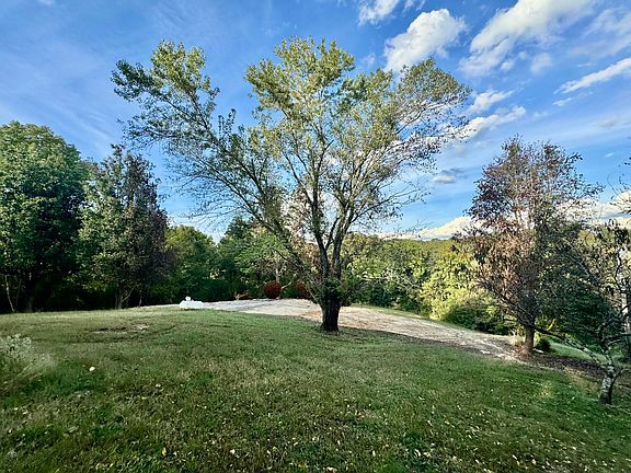 3rd image of 314 Bear Run Rd