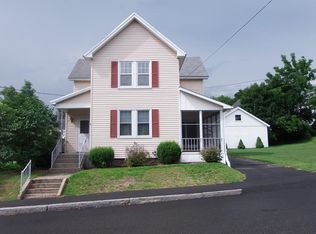 4 School St, Ware, MA 01082