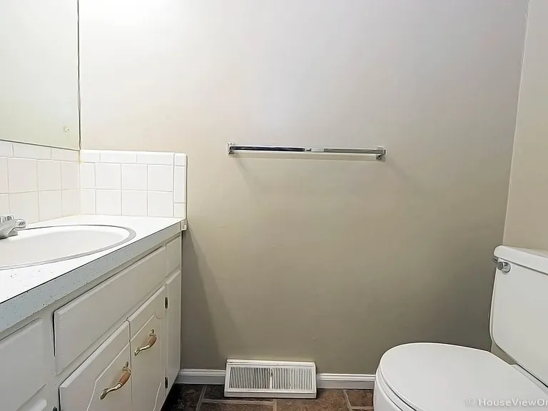 1105 N West End Blvd — Photo 14