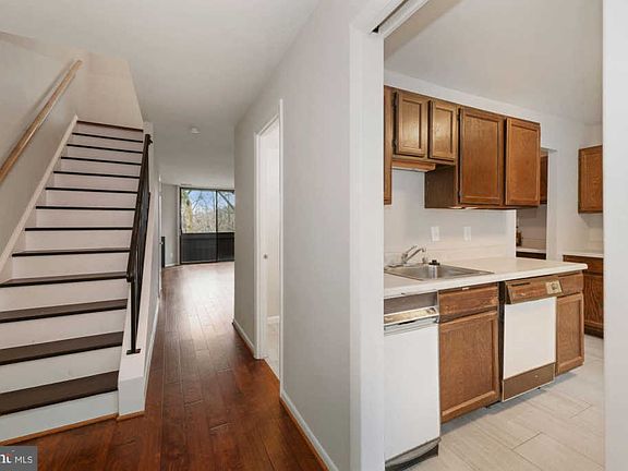 4th image of 2214 S Randolph St #2