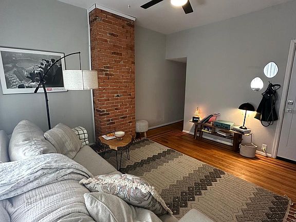 3rd image of 275 Rochelle Ave #2