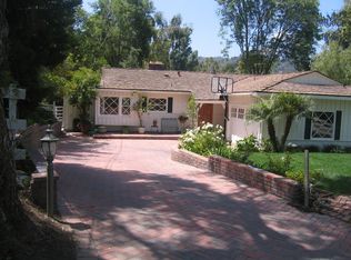 77 Dapplegray Ln, Rolling Hills, CA 90274