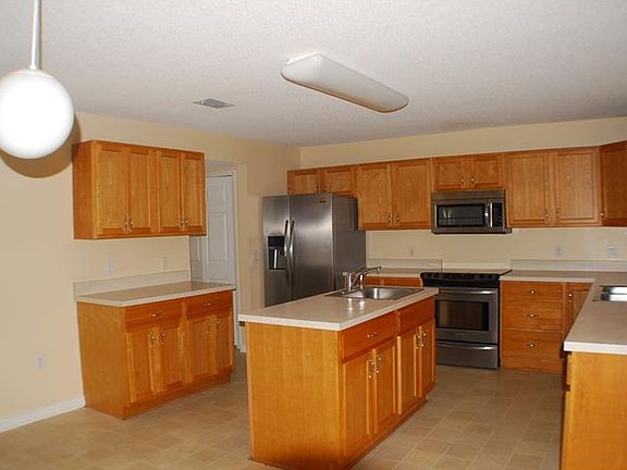 4th image of 8121 Settlers Creek Cir