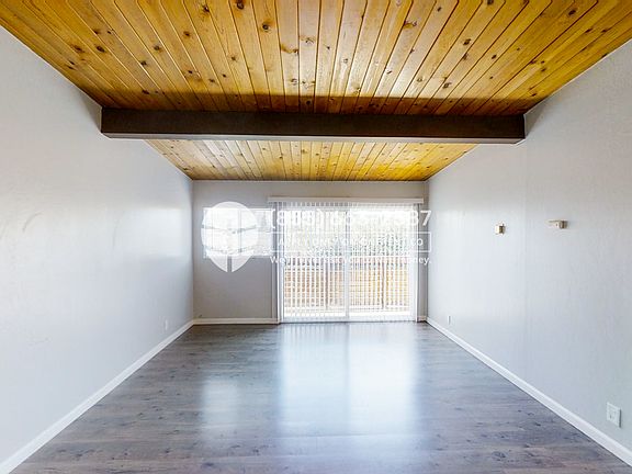 3rd image of 22555 Linden St APT 10