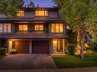 64 S Point Dr NW, Calgary, AB T3B5B3