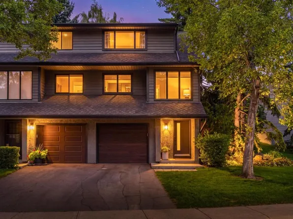 64 S Point Dr NW, Calgary, AB T3B 5B3