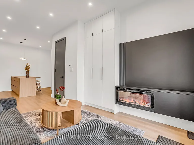 1169 Davenport Rd #2 — Photo 5