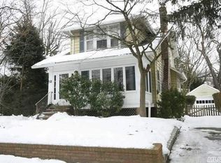 58 Fairview Ave, Port Washington, NY 11050