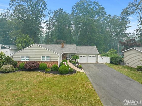 2nd image of 935 Kearney Dr