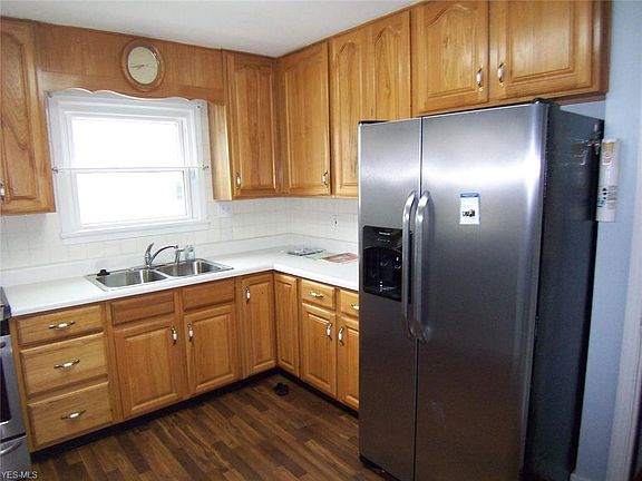 3rd image of 1325 Lakeview Ave