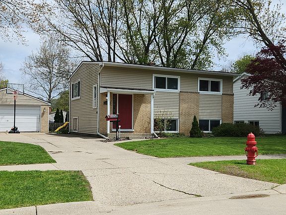3rd image of 865 Panorama Dr