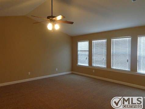 4th image of 1033 Kelsey Glen Dr