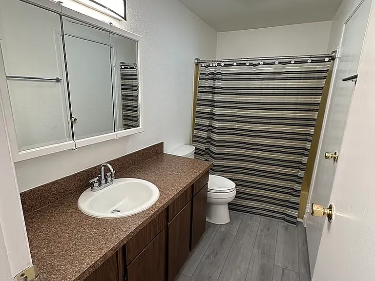 120 Stanford Dr #C — Photo 19