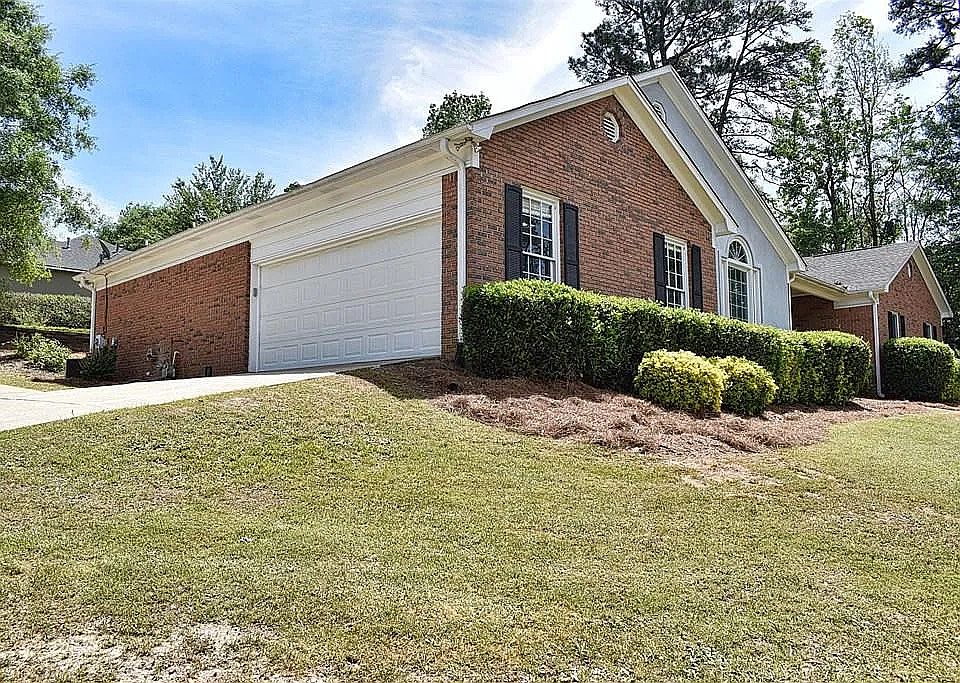 1st image of 6608 Hillbrook Ave