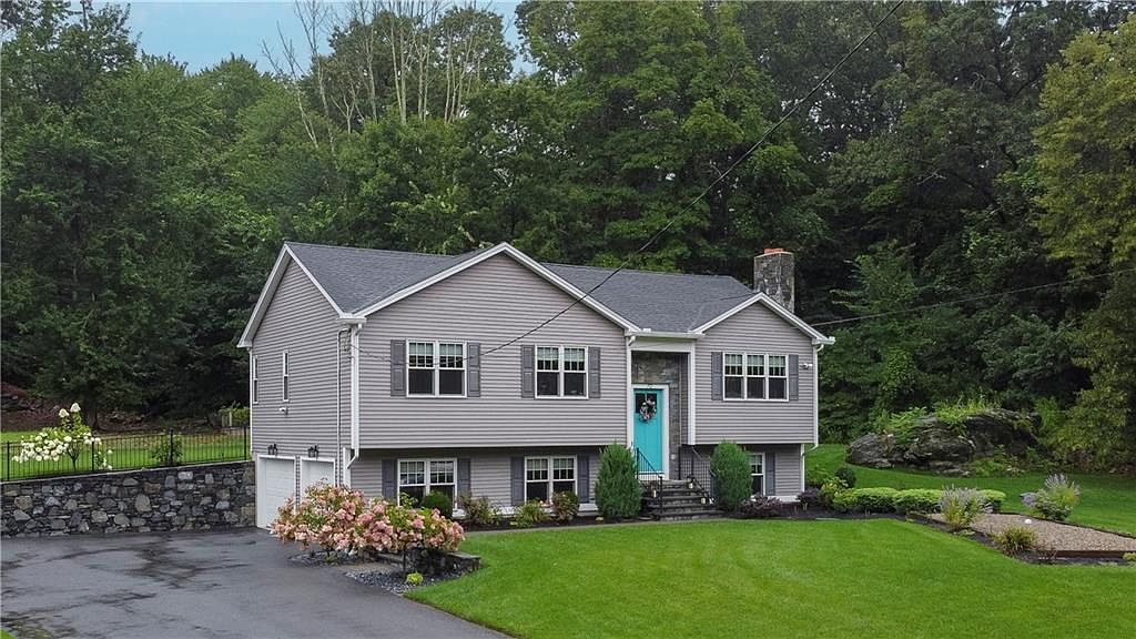 70 Sneech Pond Rd, Cumberland, RI 02864 Zillow