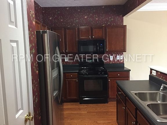 4th image of 890 Parc River Blvd