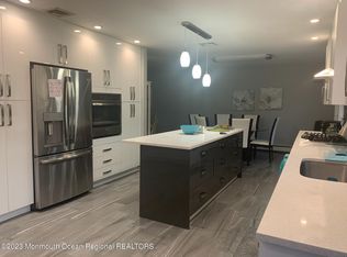 293 Lawrence Ave, Oakhurst, NJ 07755