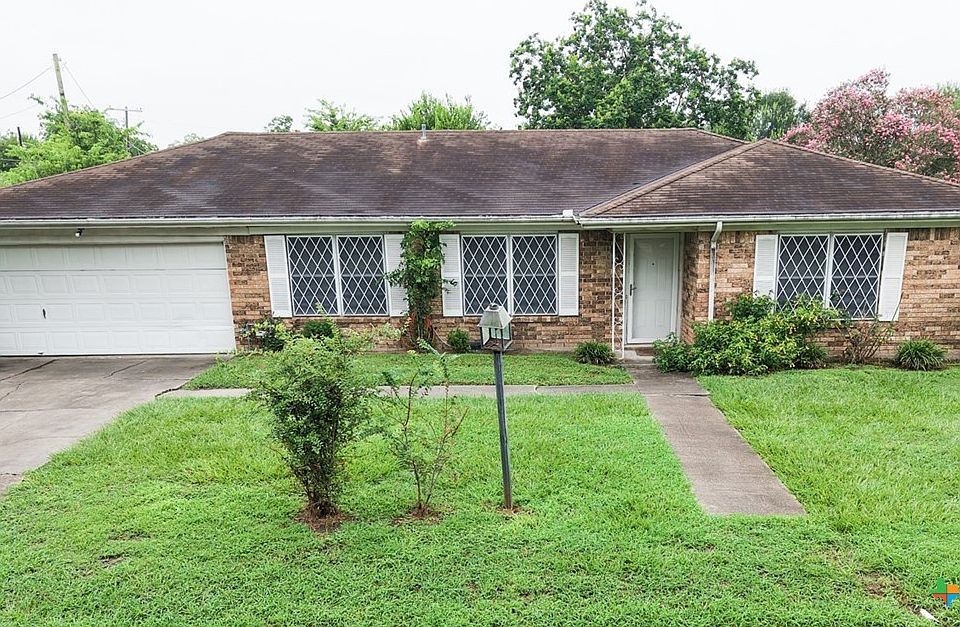 1st image of 2411 Ozark St