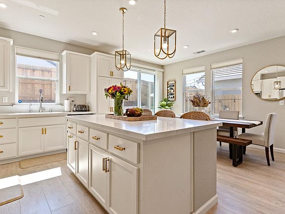 3rd image of 711 Coronado Ct