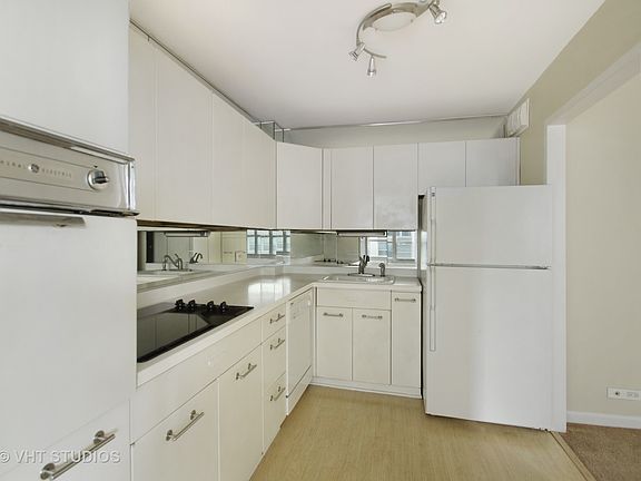 5th image of 3550 N Lake Shore Dr APT 1120