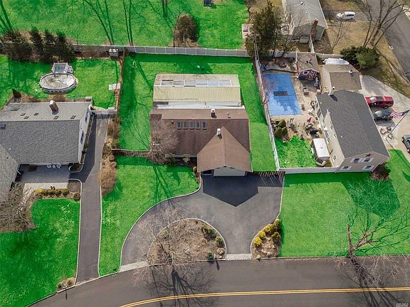 2nd image of 57 Wedgewood Dr
