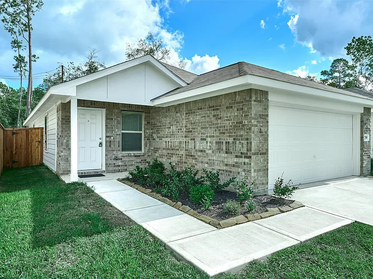 3787 Solanum Dr — Photo 2