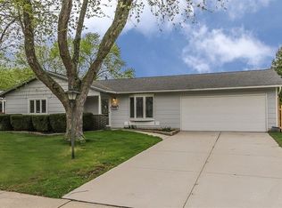 908 Bradford Ln, Schaumburg, IL