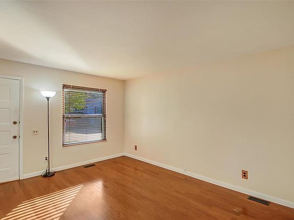 3rd image of 2491 Country Place Dr