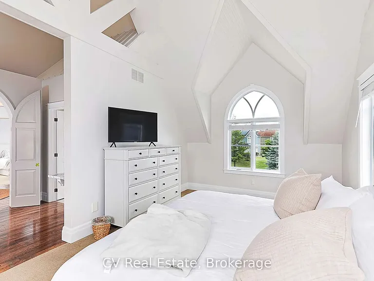 141 Snowbridge Way — Photo 32