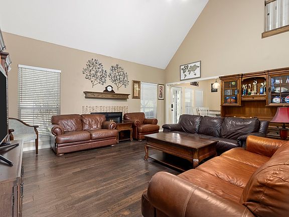 4th image of 114 Willow Oak Dr