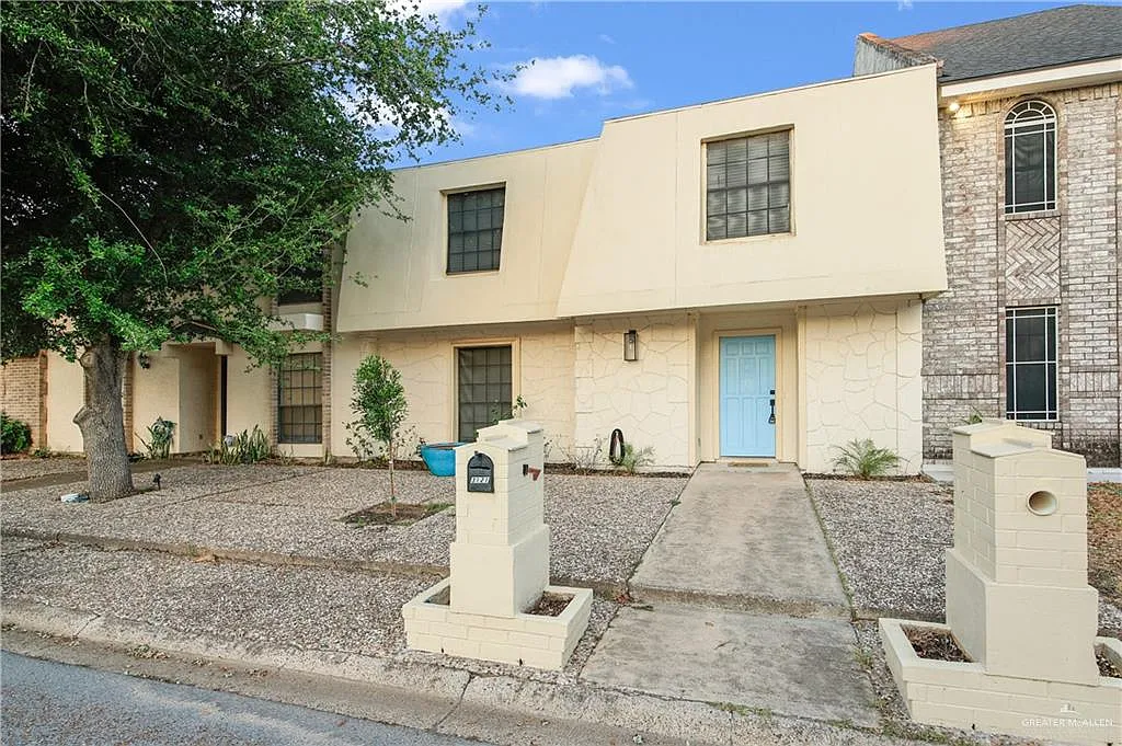 3 bed, 3.5 bath, 1924 sqft, $1,950 — Photo 2