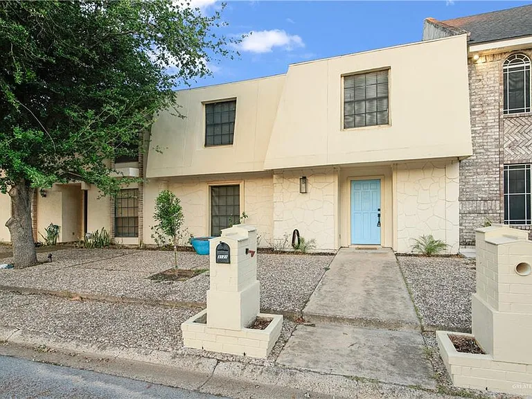 3121 S Casa Linda St — Photo 2