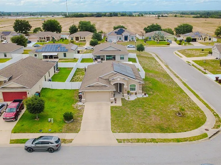 2628 Sunset Cir — Photo 2