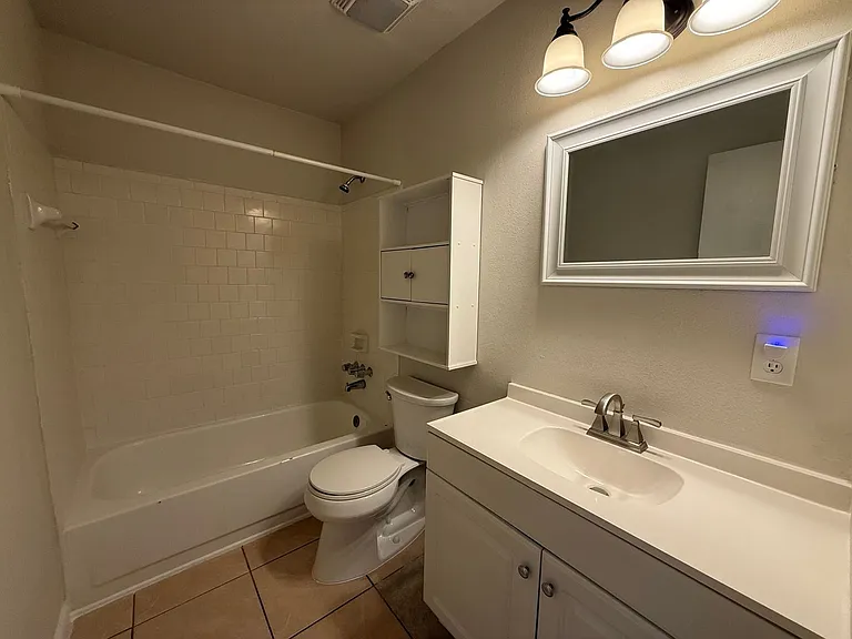 3399 Greenbriar Cir #2 — Photo 7