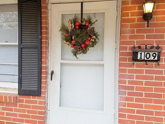 2nd image of 109 Marlborough St