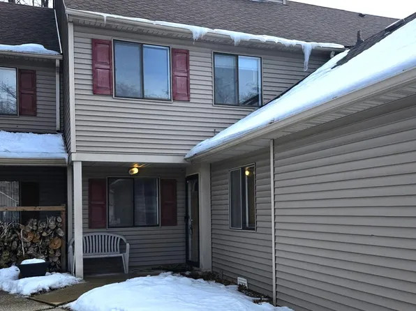 2105 Dogwood Ln, Chesterton, IN 46304