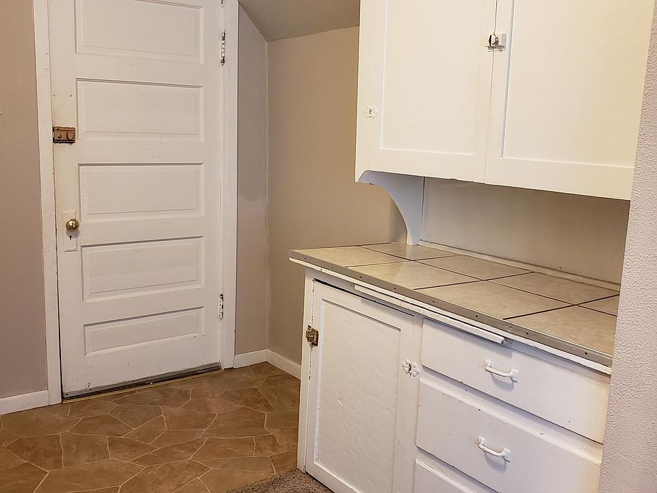1st image of 621 1/2 Hornick Ave