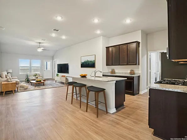 7019 Vista Loop, San Antonio, TX 78233