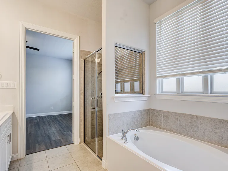4248 Del Rey Ave — Photo 24