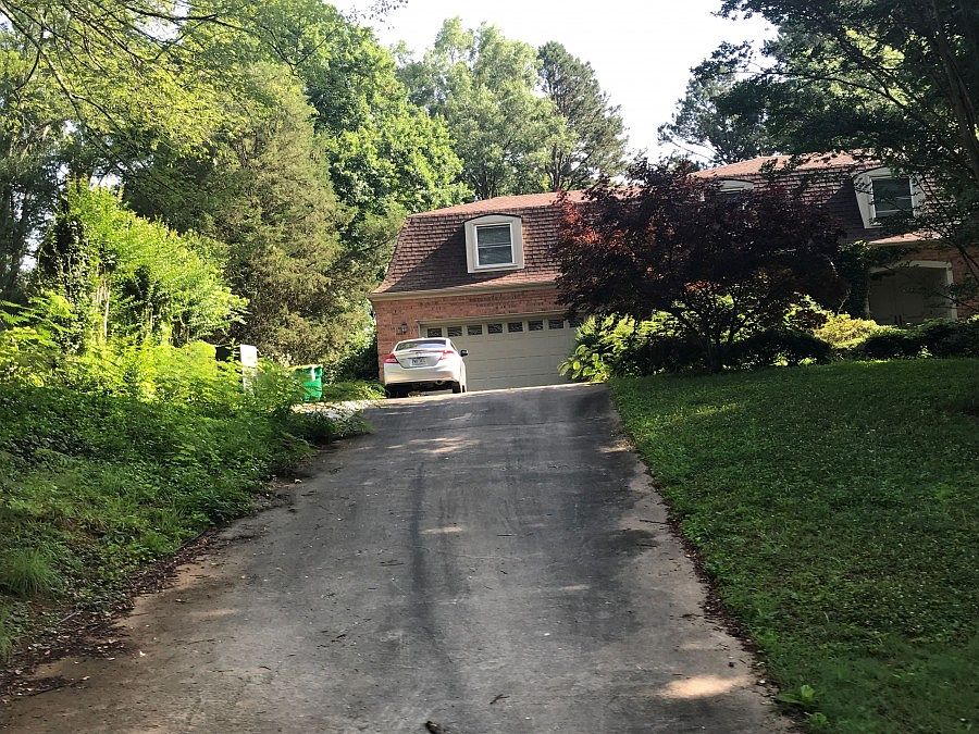 1st image of 600 Camelot Dr