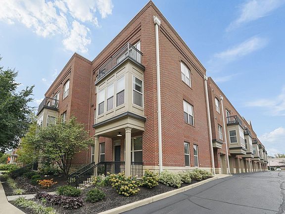 2nd image of 972 Perry St #101