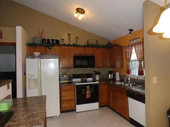 3rd image of 2240 Autumn Village Ct
