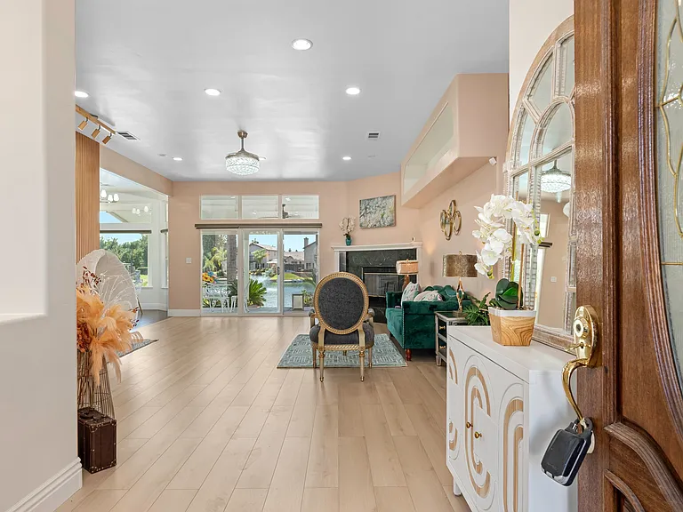 8301 Waterfield Dr — Photo 14