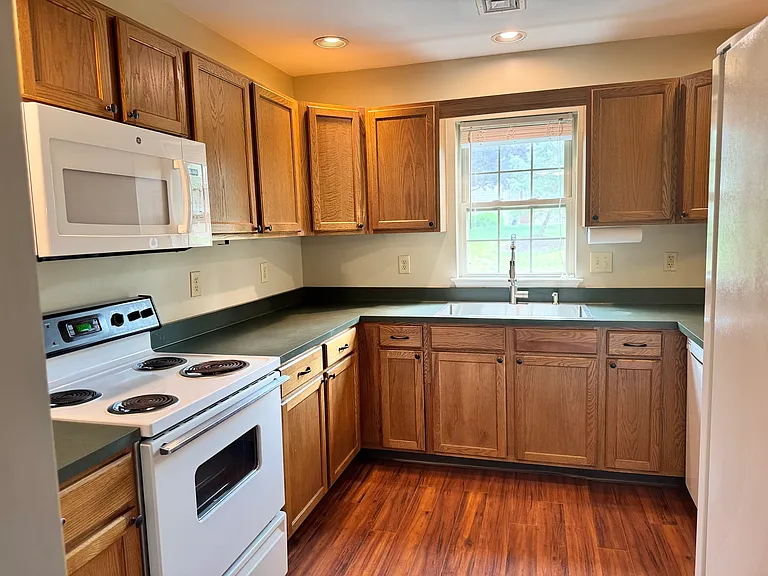 1282 Hunters Ridge Dr — Photo 11