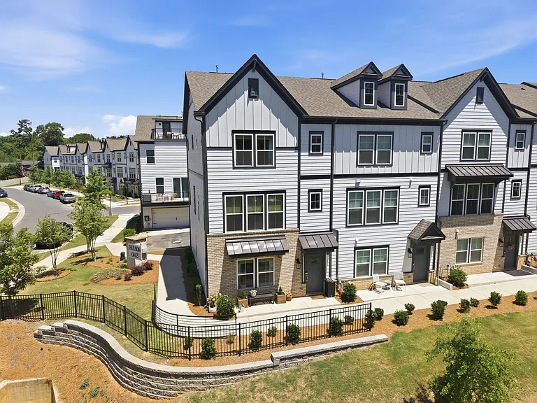 3008 Oak Landing Dr — Photo 37