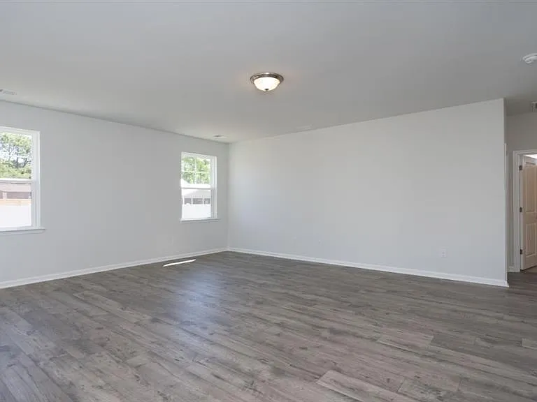 654 Sadlers Creek Ct — Photo 8