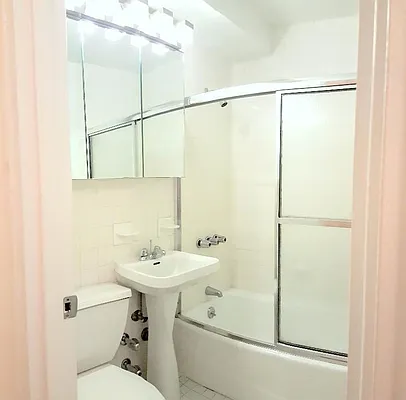 Rented by HOME RESIDENTIAL LLC | media 20