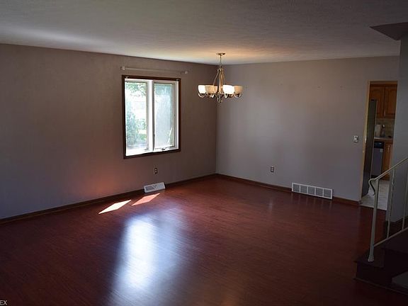 2nd image of 659 Appleseed Dr