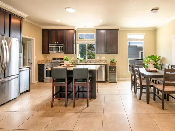 6508 Friendly Pl, Carlsbad, CA 92011
