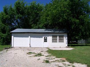 106 E Davis St, Paoli, OK 73074
